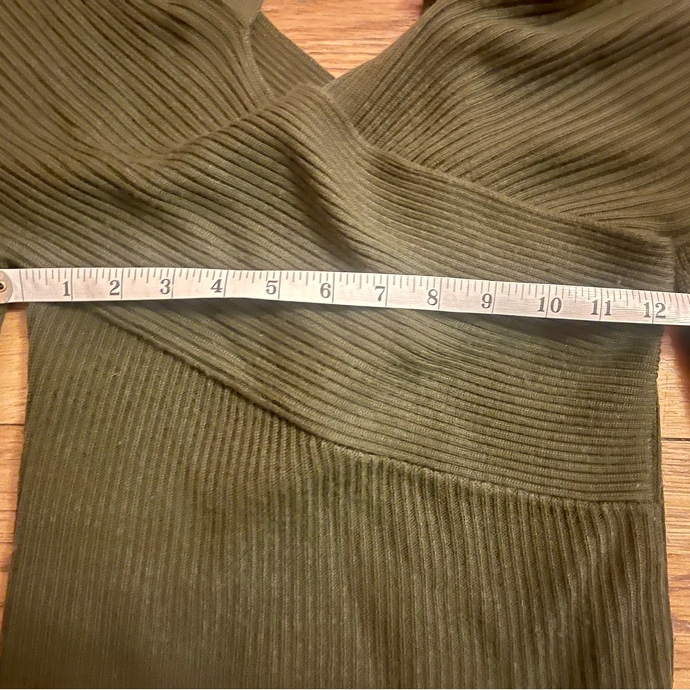 Amur merino wool olive green Violetta cold shoulder sweater - Picture 8 of 13